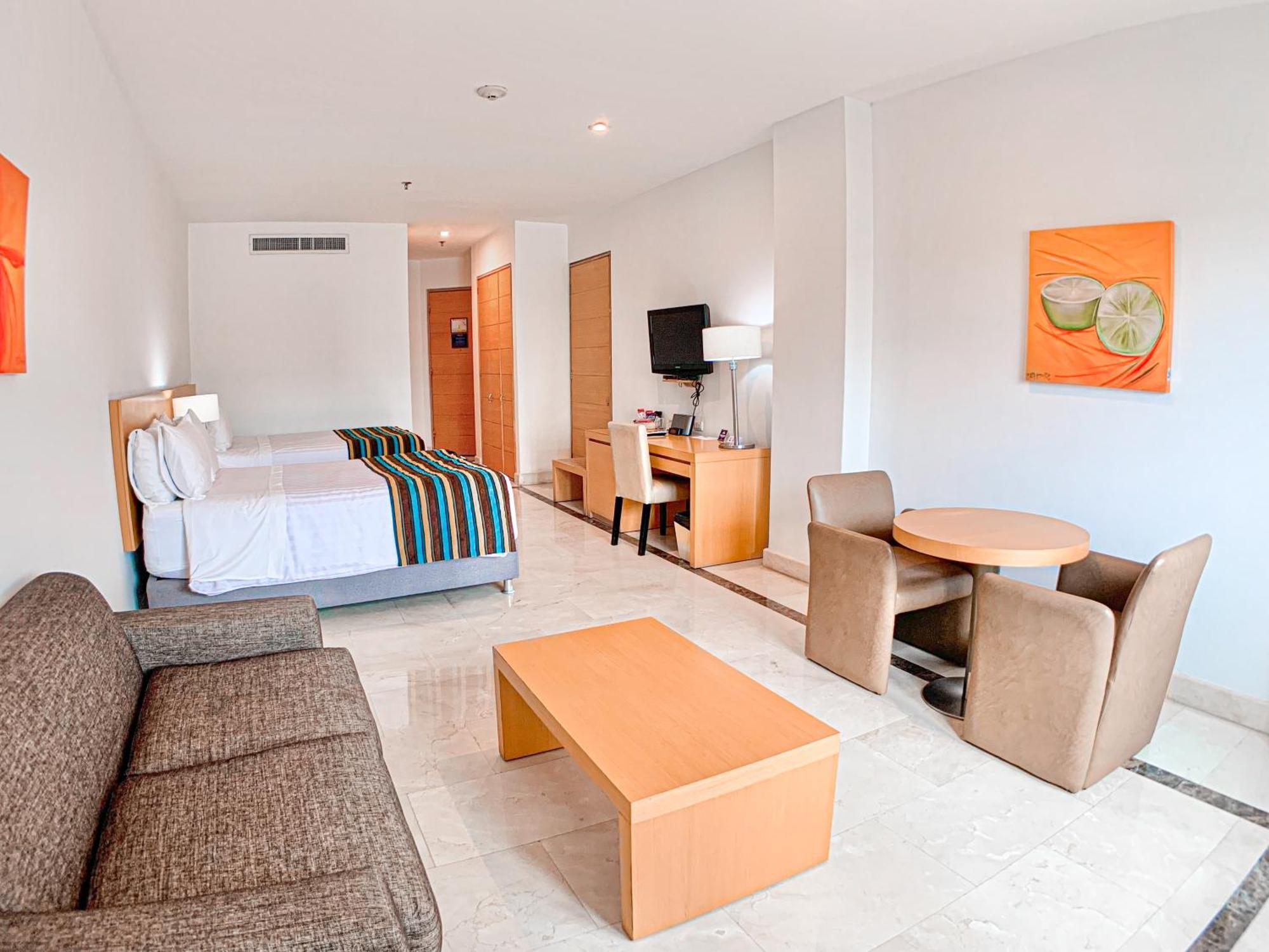 Hotel Dann Carlton Barranquilla Y Centro De Convenciones Exterior photo A room at the hotel